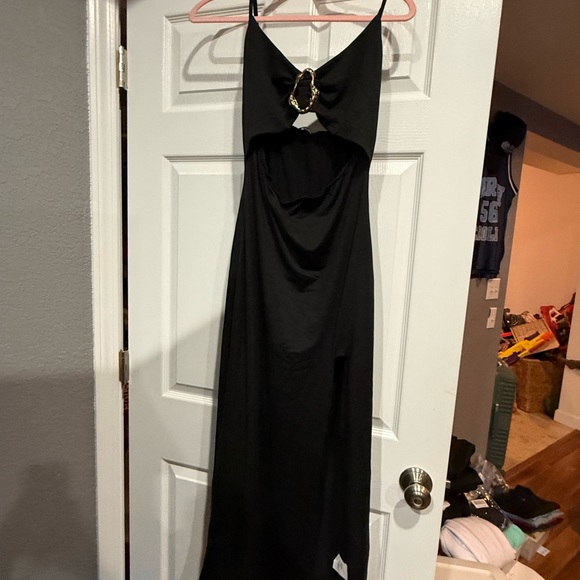 Elegant Black Maxi Dress - Picture 2 of 2